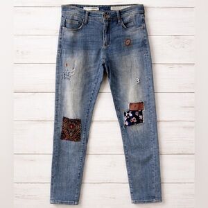 Pilcro Anthropologie Patchwork Distressed Jeans Size 28 Slim Boyfriend Festival
